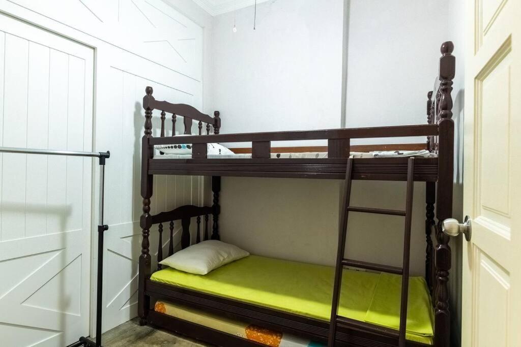 New Granny Cozy House Georgetown 2-6Pax Villa Dış mekan fotoğraf